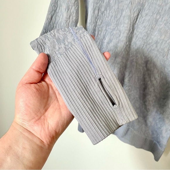 Lululemon Rest Less Pullover Blue/Purple Size 4 - Picture 3 of 6